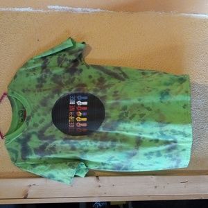 Graphic tye dye shirt